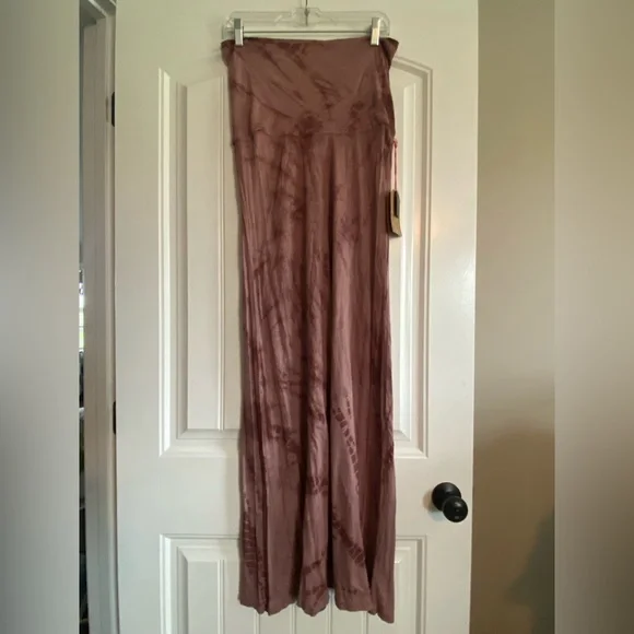 Billabong Tie-Dye Maxi Skirt in Mauve - Picture 1 of 11